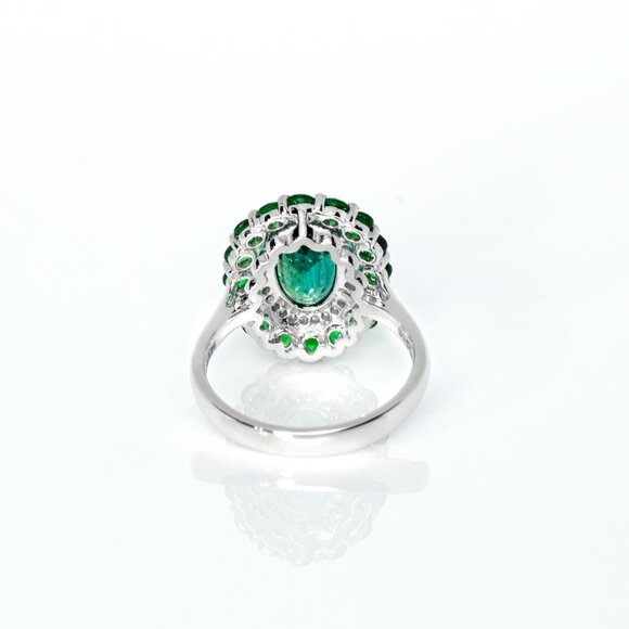 Emerald Ring - Picture 5 of 8